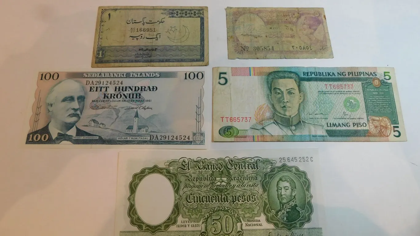 5-FOREIGN BANK NOTES