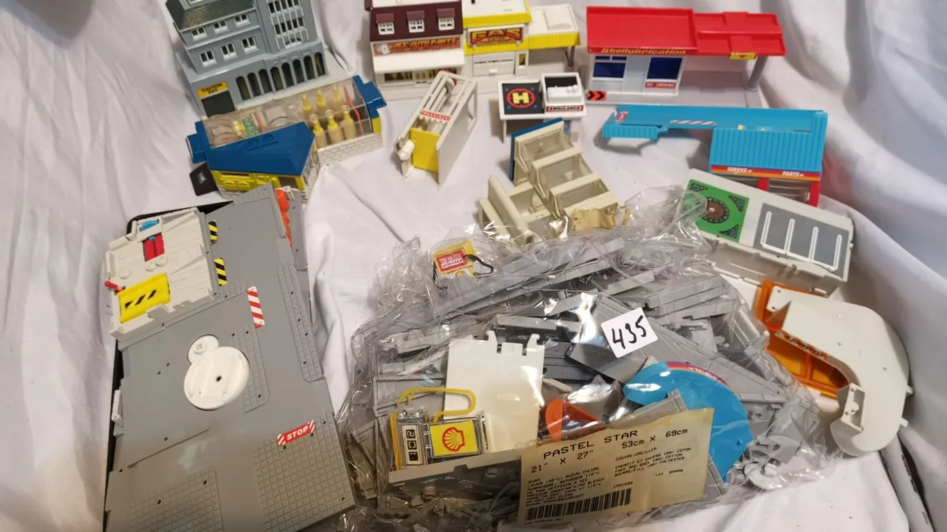 Plastic Shopping Centre for Model Cars