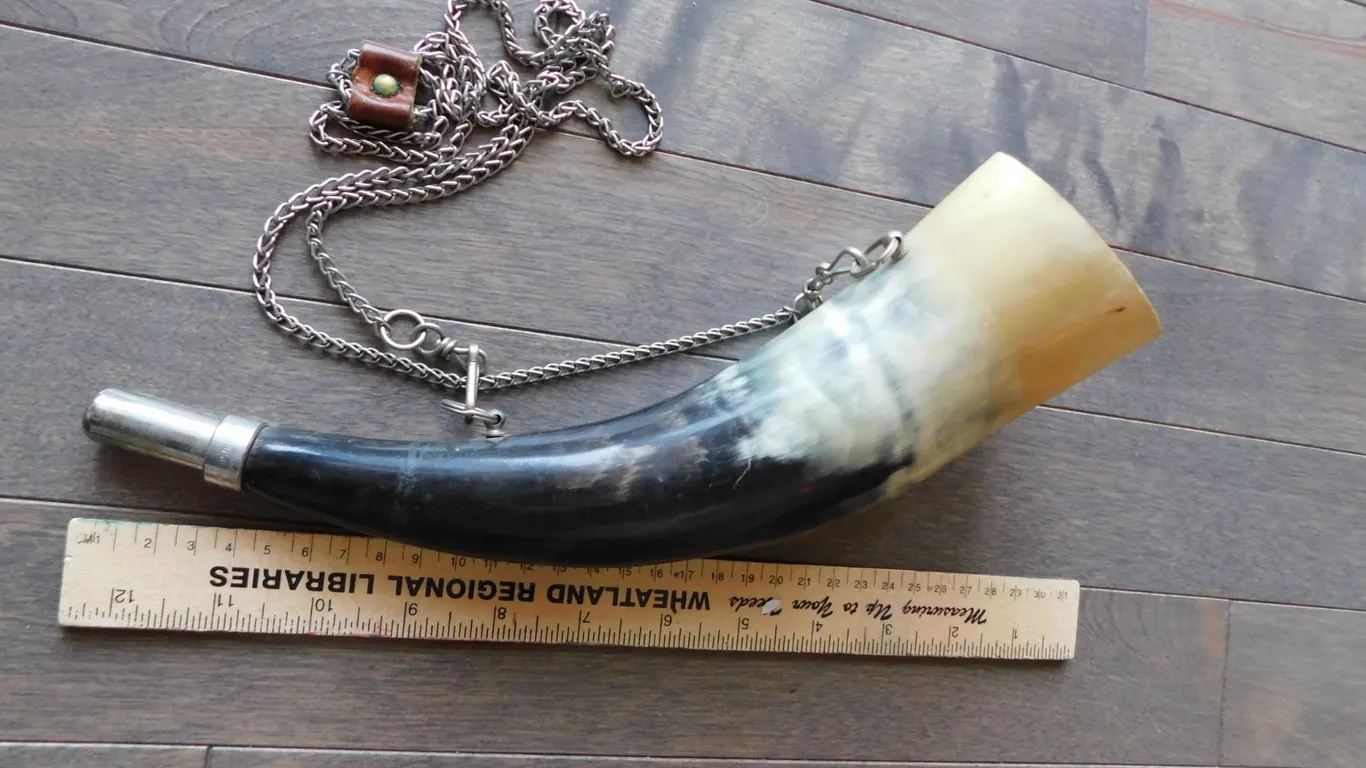 SOUVENIR TOY HORN WORKS