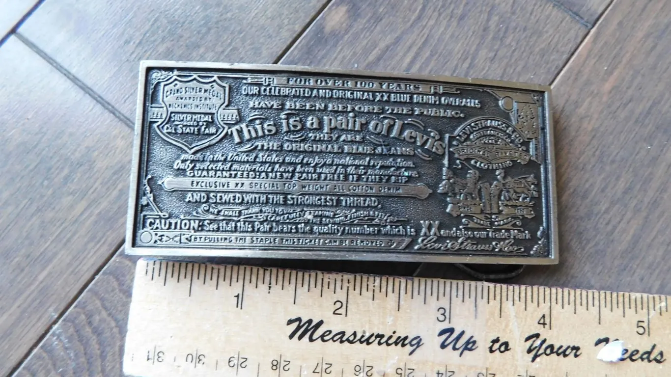 VINTAGE LEVI STRAUSS BELT BUCKLE, 1975