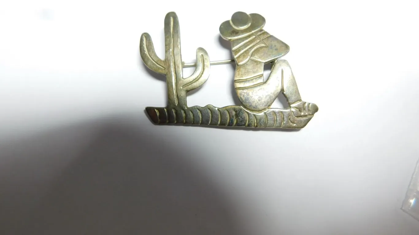 STERLING MEXICAN BRAOCH SIGNED TP-24
