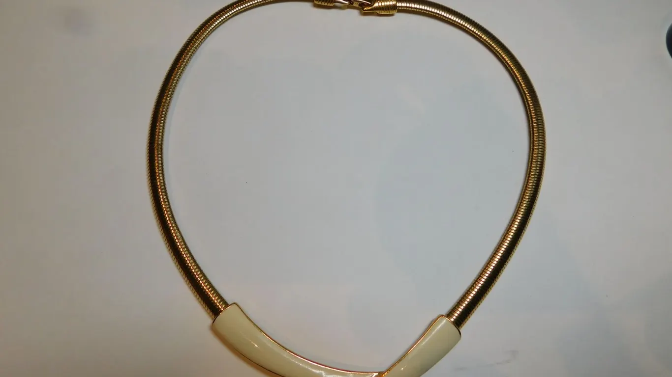 TRIAD VINTAGE NECKLACE
