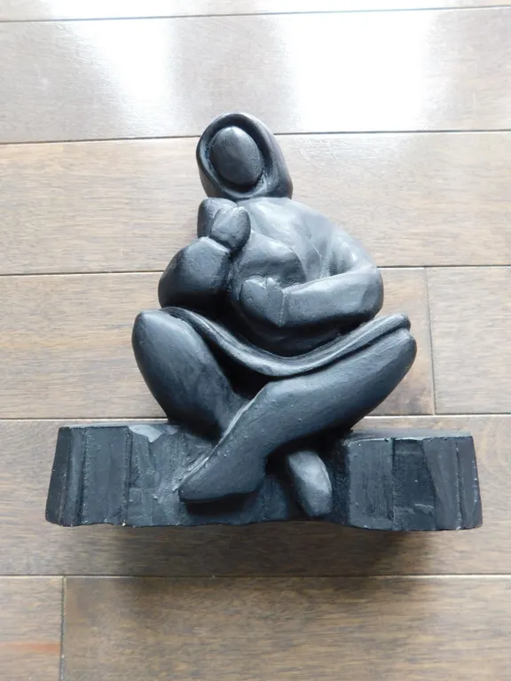 WOODEN CARVED INUIT FIGURE, SIGNED