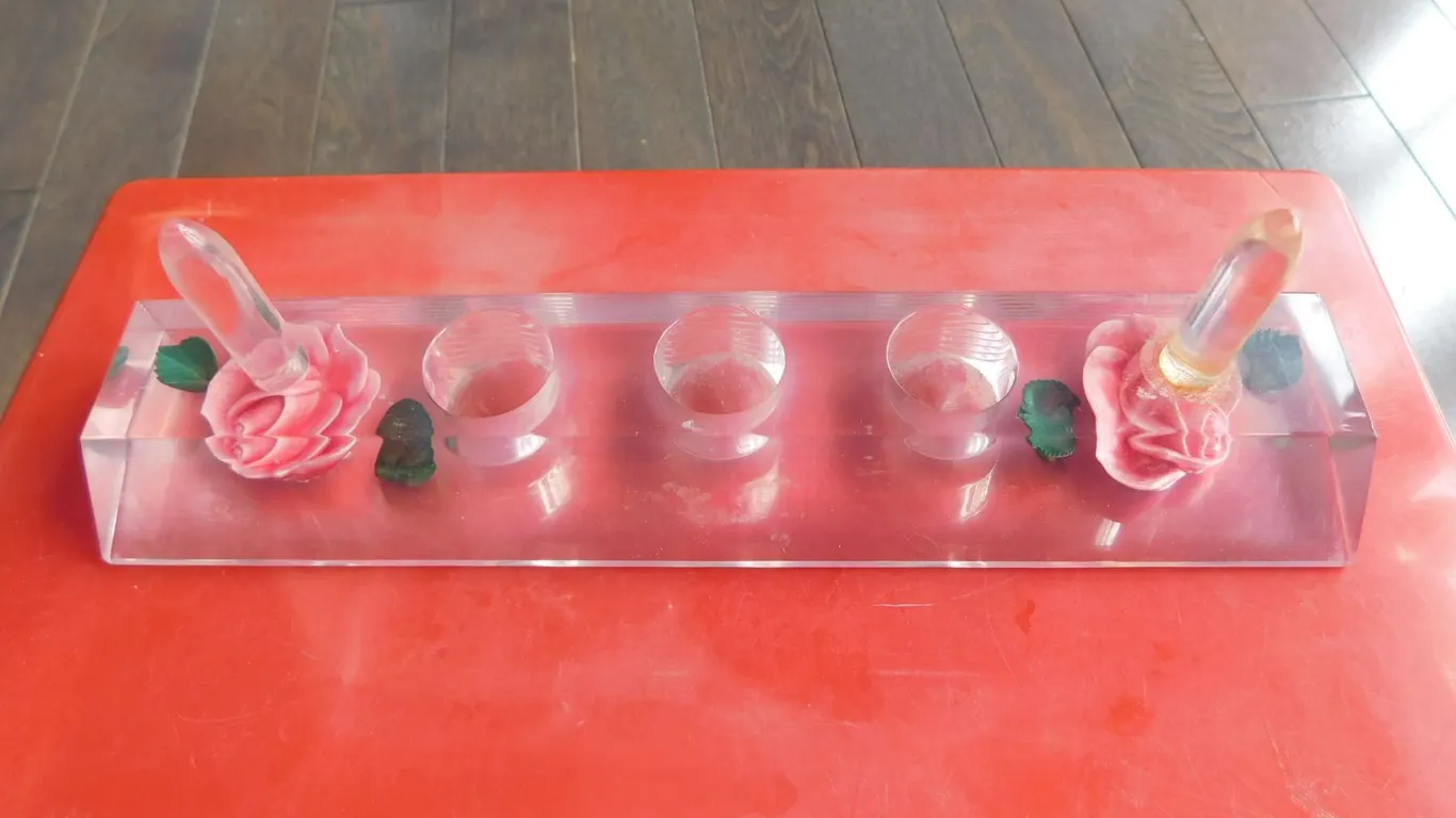 VINTAGE LUCITE RING AND LIPSTICK HOLDER