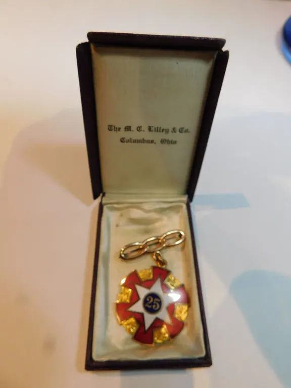 1921 ODD FELLOWS 25 YEAR SERVICE MEDAL