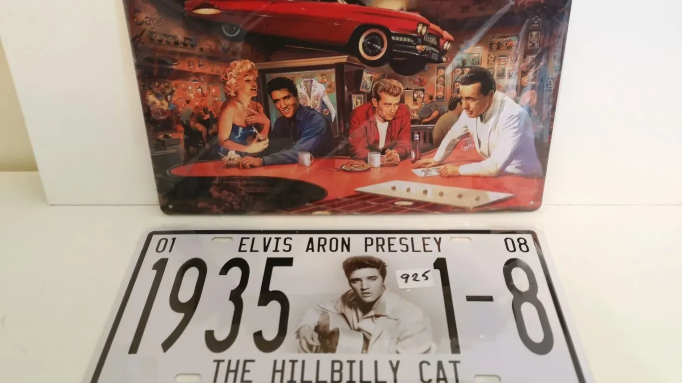 Elvis Sign (12x8”) & Novelty Plate