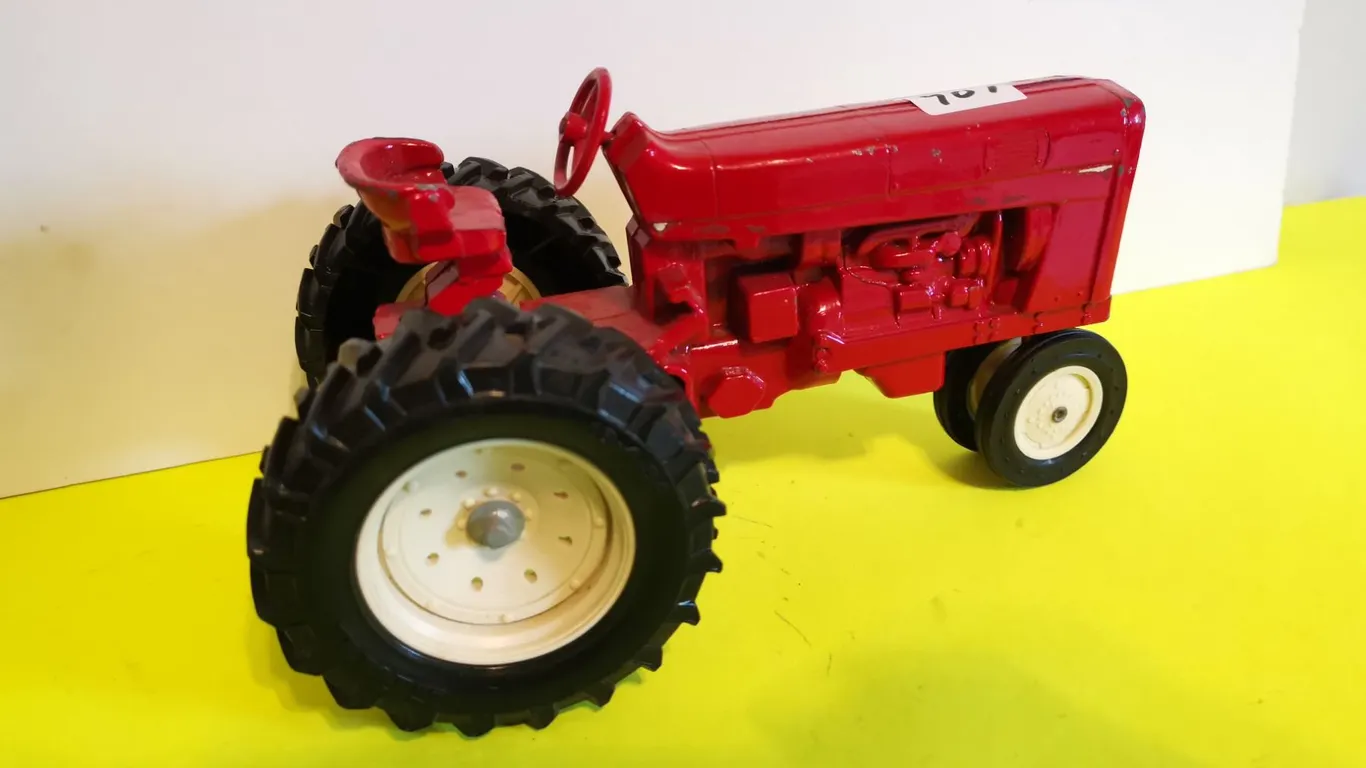 International Toy Tactor, 8”