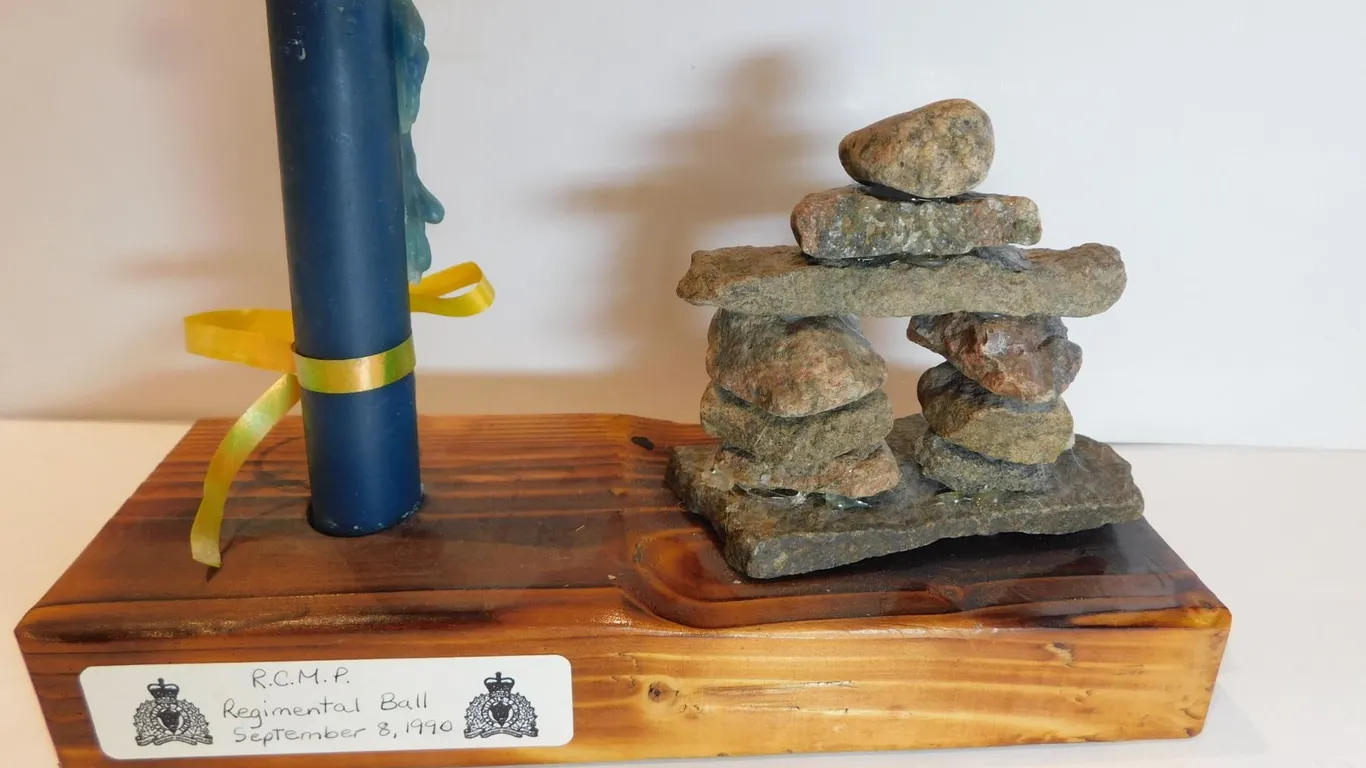 VINTAGE RCMP CENTERPIECE