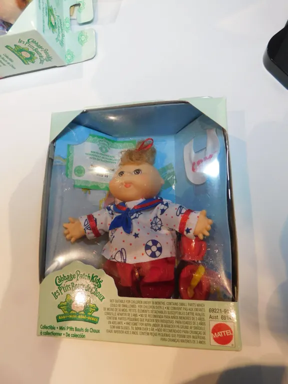 CABBAGE PATCH KIDS ACTION FIGURE NIB