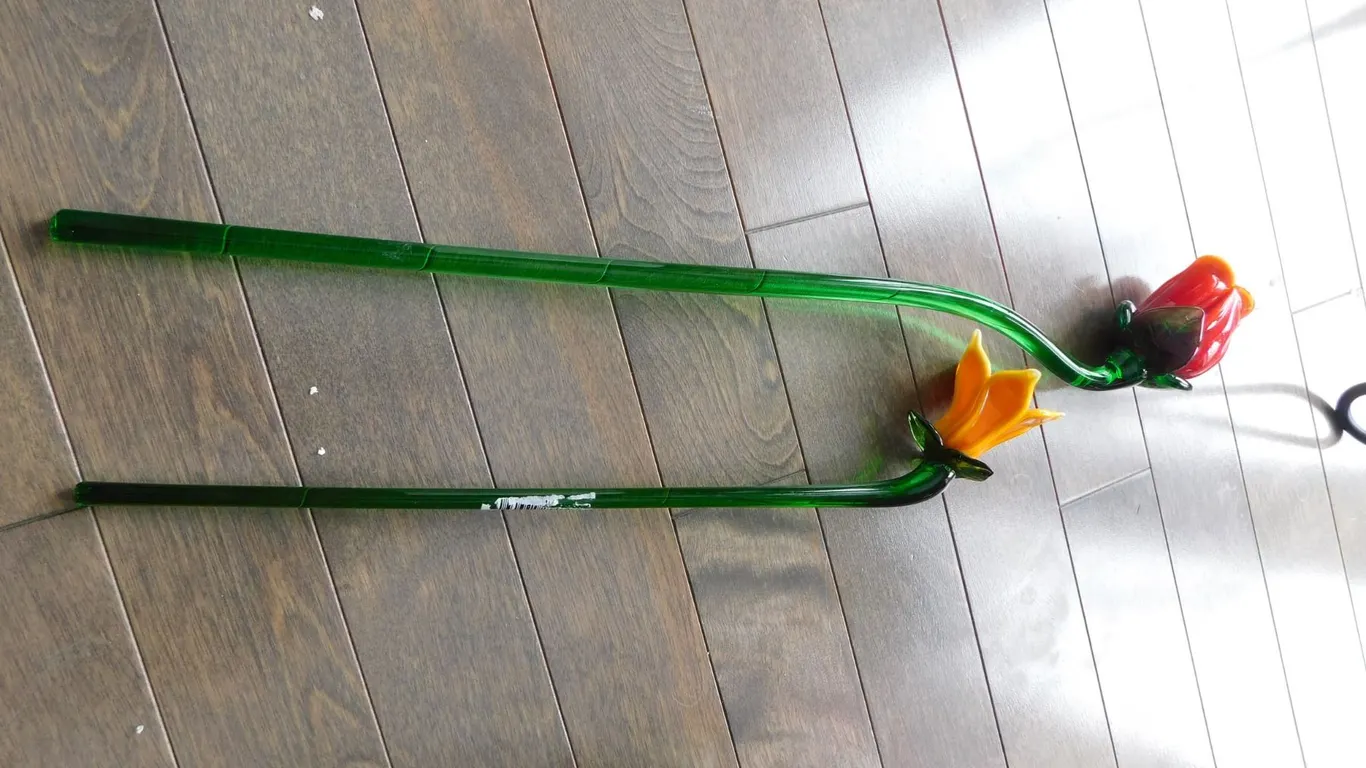 ART GLASS TULIP AND ROSE VERY LONG