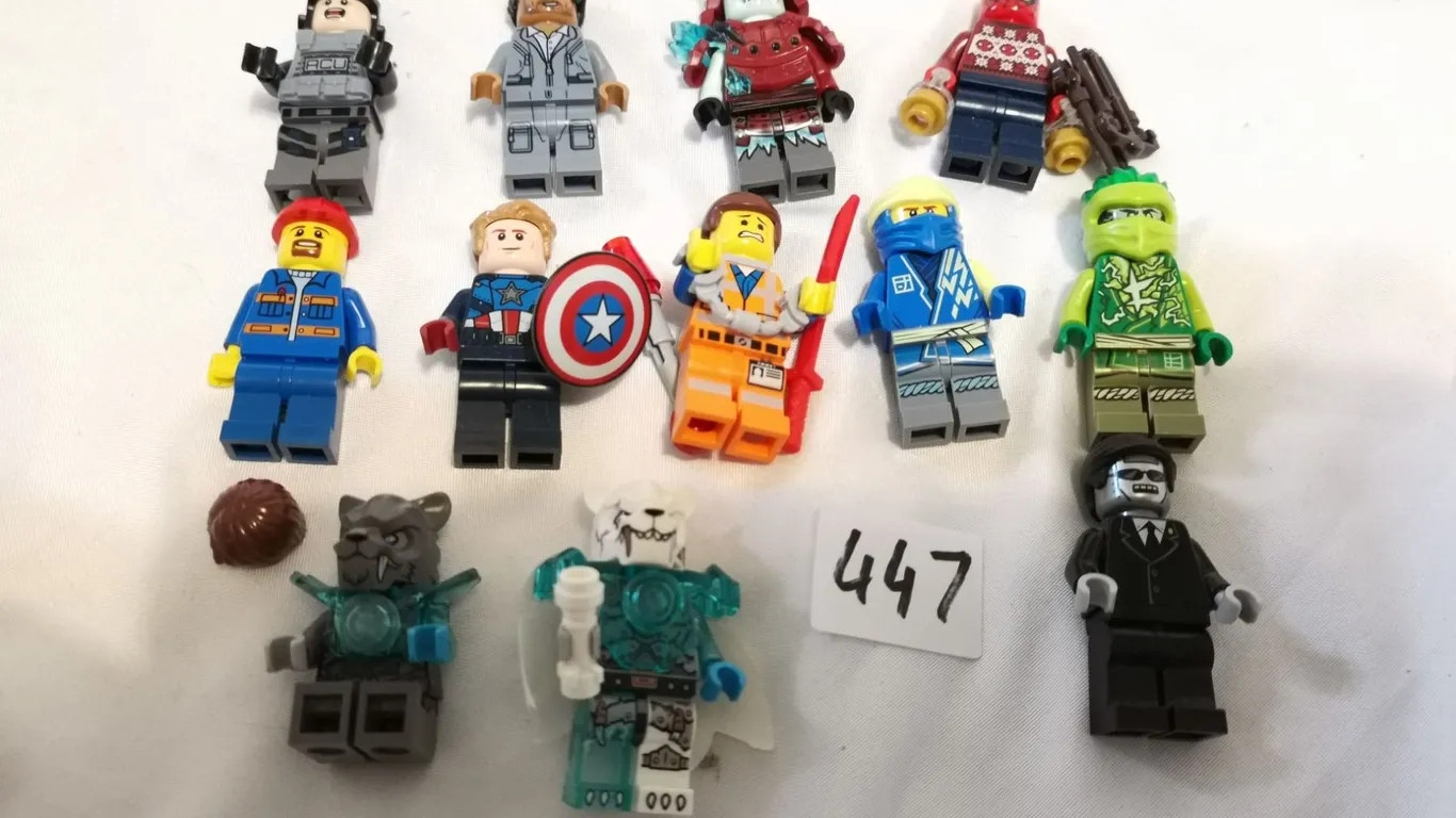 12 Lego Figurines, Mixed Lot