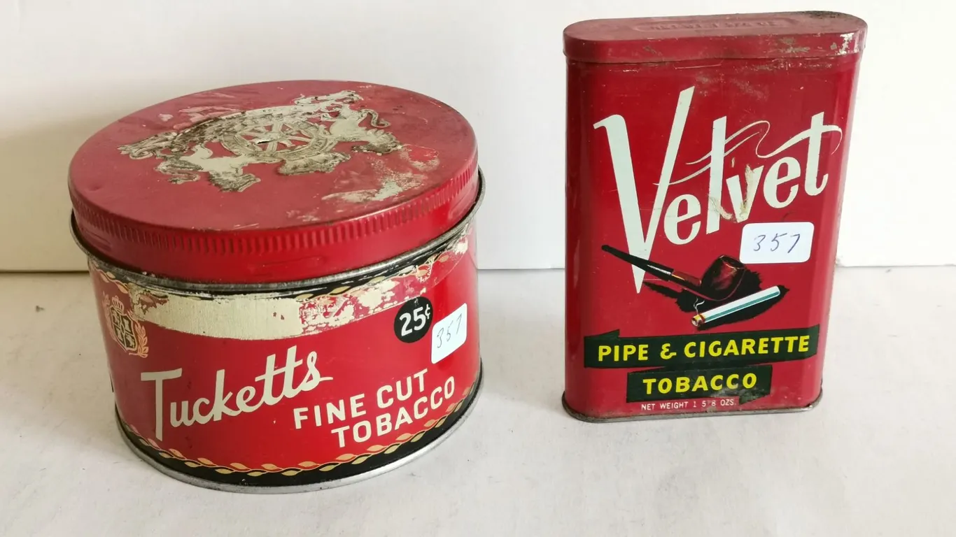 (2) Vintage Tobacco Tins – Tuckets 25 cent & Velvet