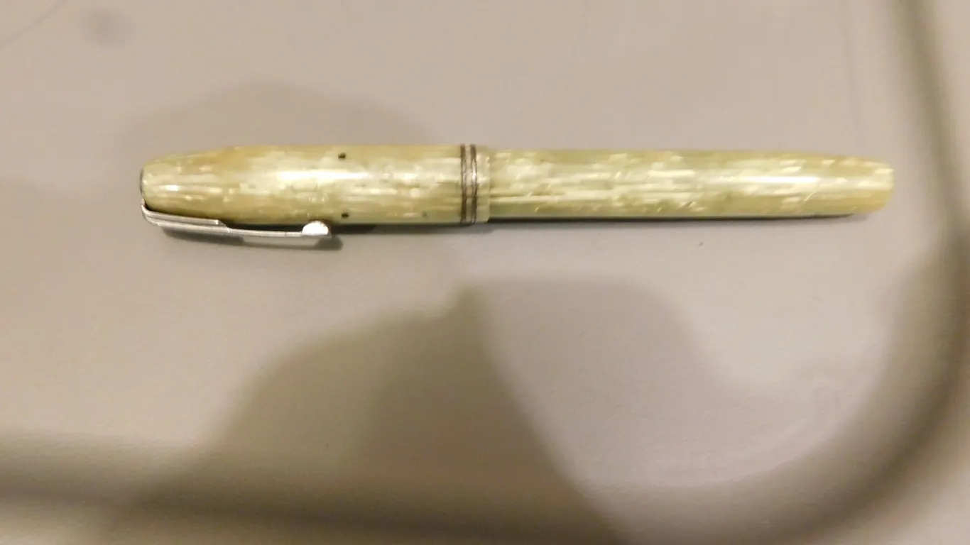 WATERMAN’S IVORY COLOURED FOUNTAIN PEN, 14 KT NIB