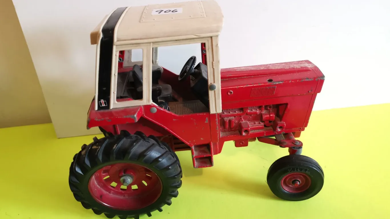 International Toy Tractor w/ Cab, 9”