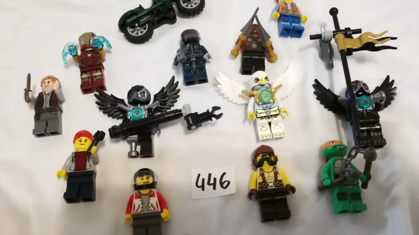 13 Lego Figurines, Mixed Lot