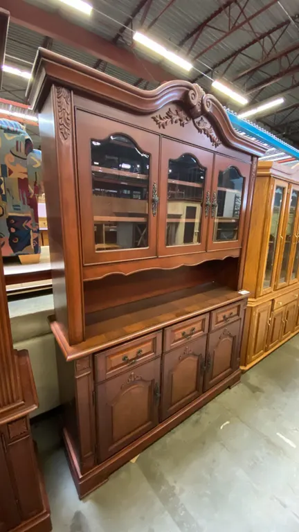 CHERRYWOOD FINISH BUFFET & HUTCH