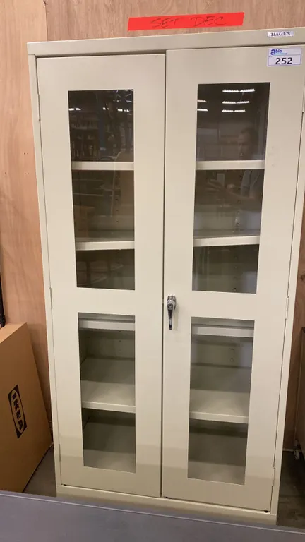 HAGEN 2 DOOR METAL GLASS FRONT MEDICINE/FIRST AID CABINET