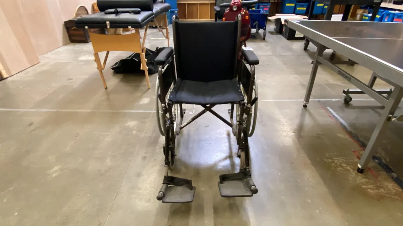 CARE QUIP WHEEL CHAIR