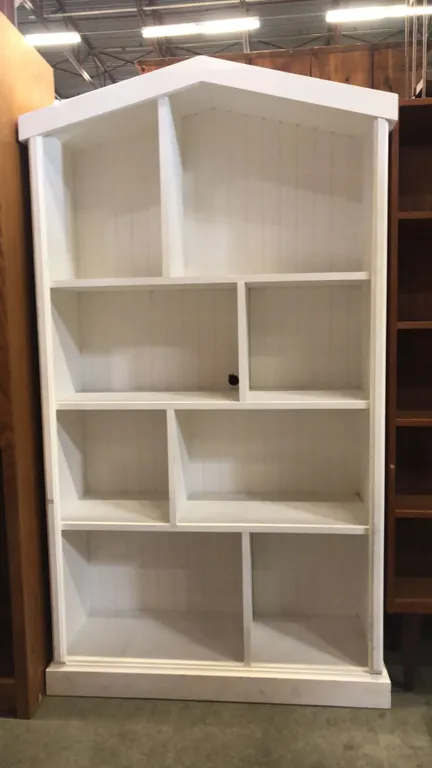 PAINTED WHITE BOOKSHELF