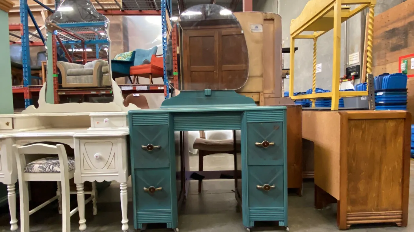 ANTIQUE PAINTED GREEN VANITY DRESSER