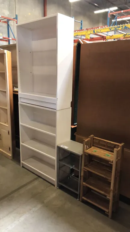 2 WHITE BOOK SHELVES, SMALL GREY SIDE TABLE AND SMALL BAMBOO DISPLAY SHELF