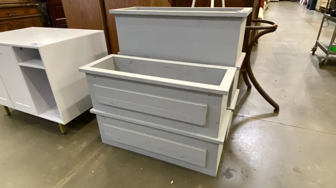 GROUP OF 5 WOODEN PLANTER BOXES