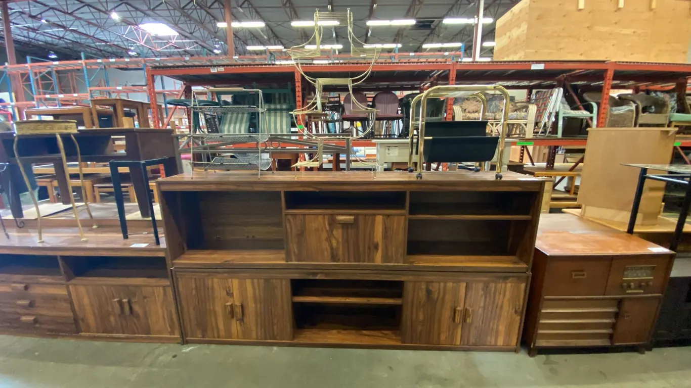 2 PCS. ENTERTAINMENT CENTER CABINET, 2 MAGAZINE STANDS AND BRASS WIRE PLANT STAND