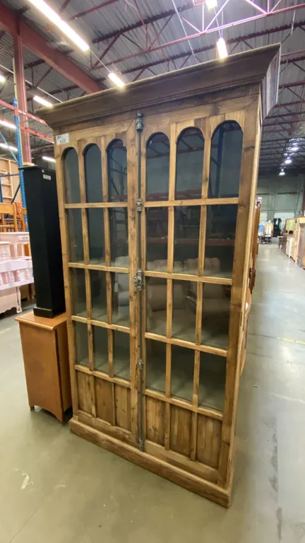 2 DOOR GLASS FRONT PINE DISPLAY CABINET/BOOKCASE