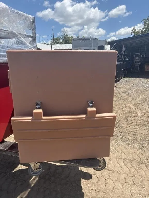 X1 CAMCO PLASTIC CASHIER STAND