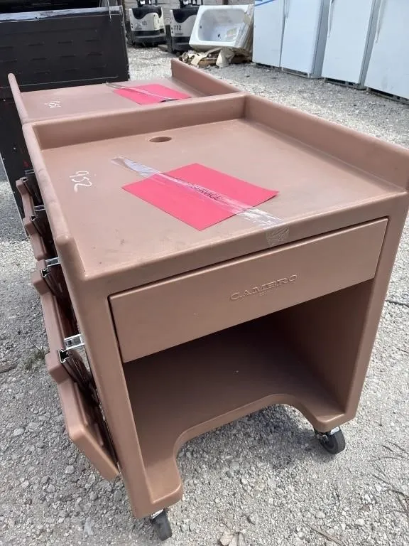 X1 CAMCO PLASTIC CASHIER STAND