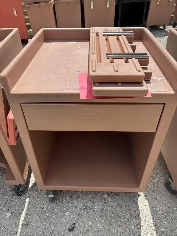 X1 CAMCO PLASTIC CASHIER STAND