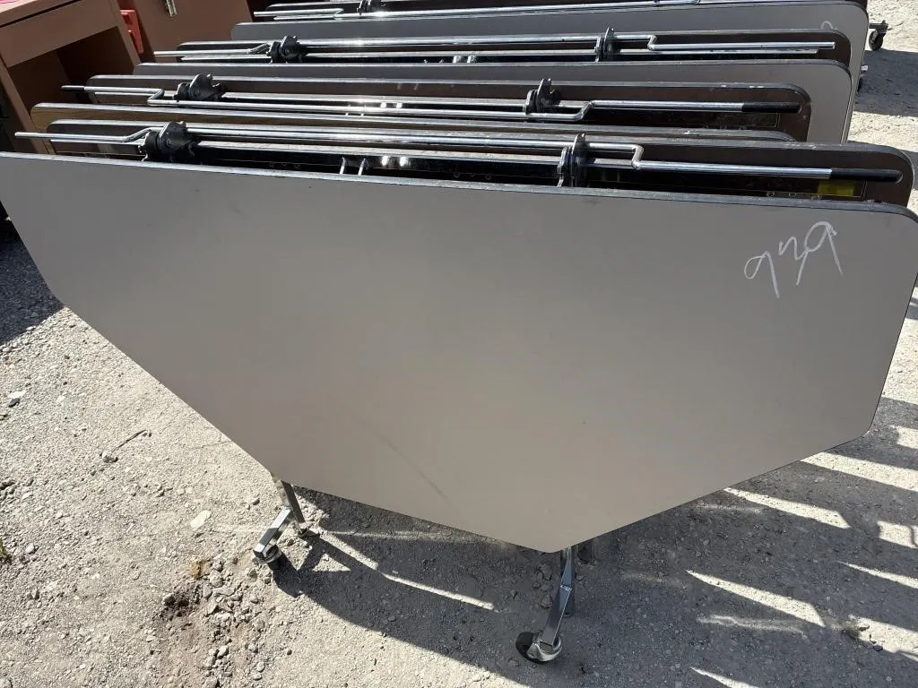 x1 octagon cafe table