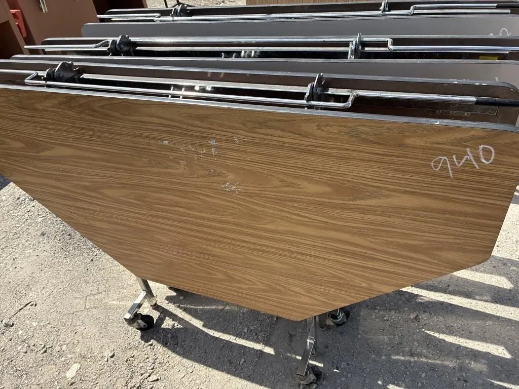 x1 octagon cafe table