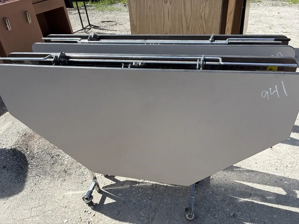 x1 octagon cafe table