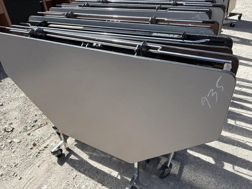 x1 octagon cafe table