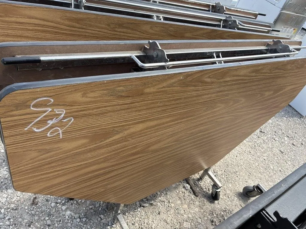 x1 octagon cafe table