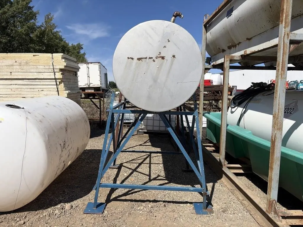 300 Gallon Fuel Tank & Stand