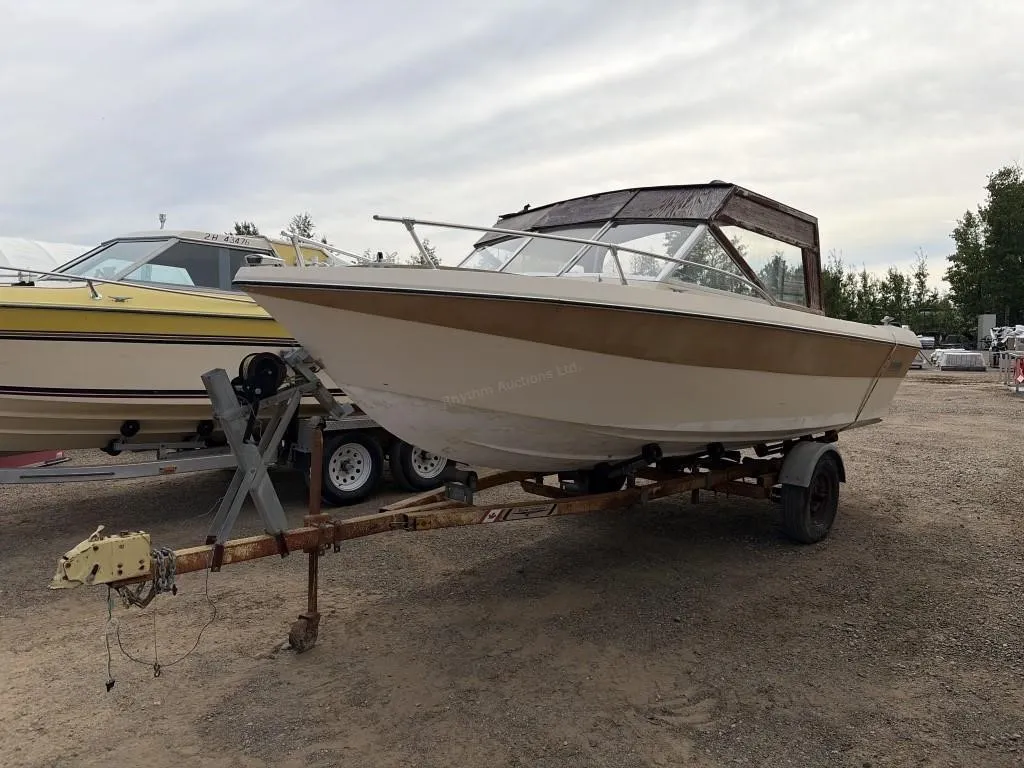 1980 Road Runner Boat