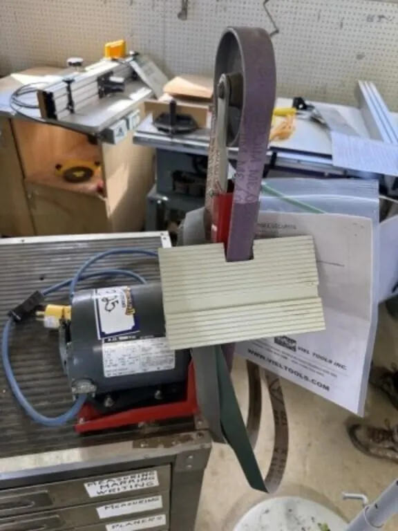 Viel Sander c/w 1/8 hp Motor & Extra Belts
