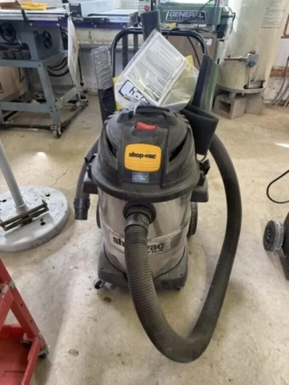 Stainless Steel Shop Vac Wet/Dry on Cart