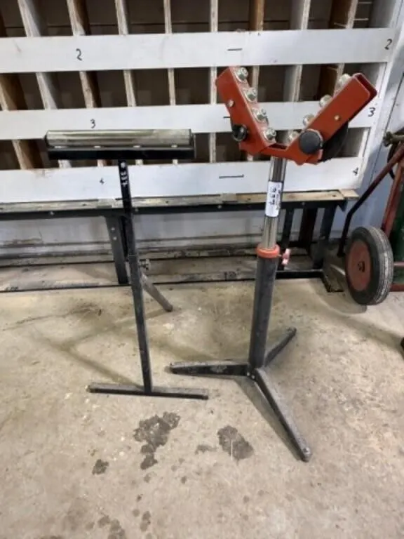 2 Adjustable Roller Stands