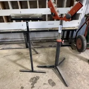 2 Adjustable Roller Stands
