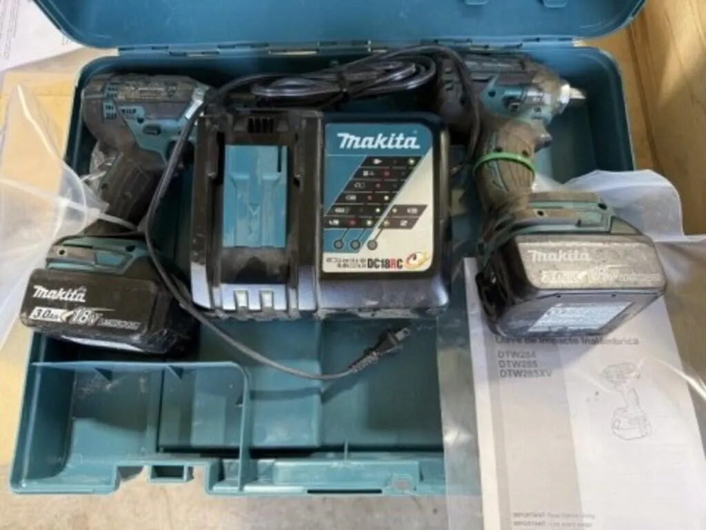 Makita 18v Cordless 1/2" Impact Wrench and