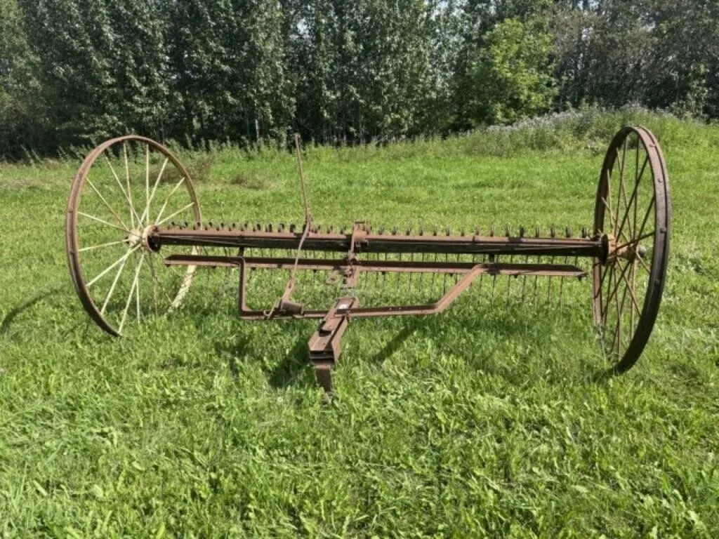 Horse Drawn IHC 9' Ride On Dump Rake c/w