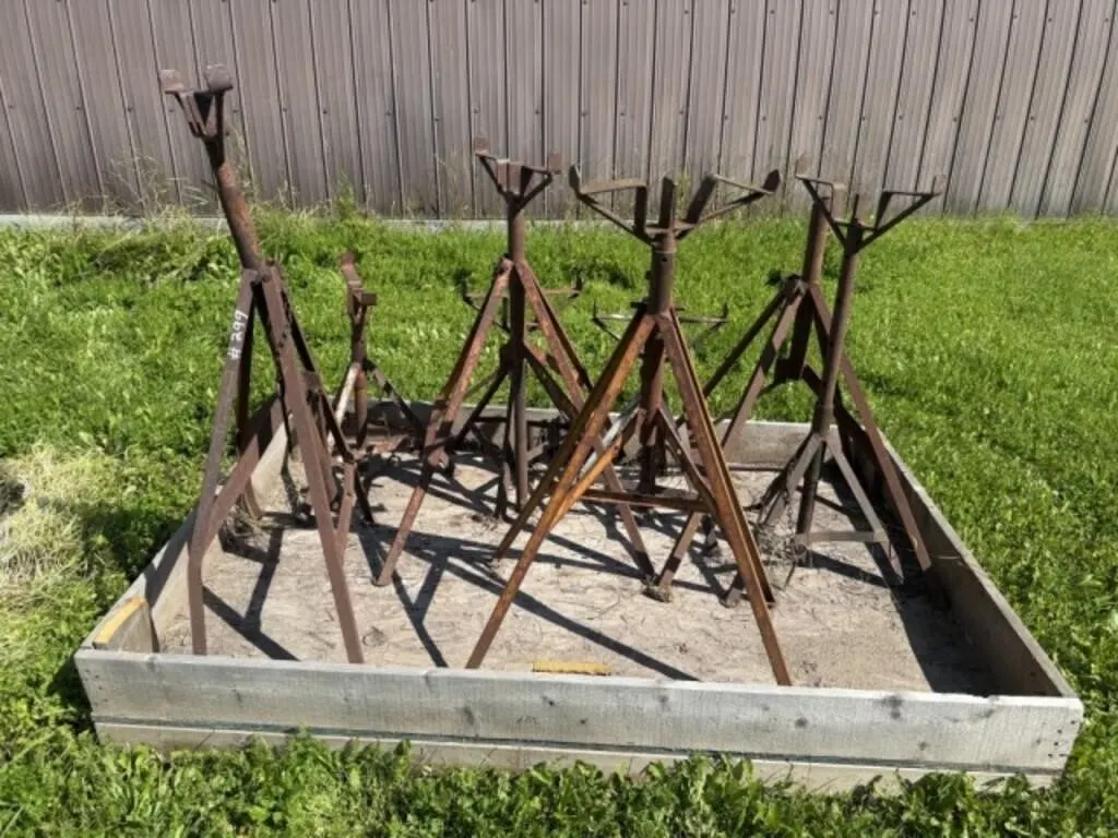 8 Pipe Stands