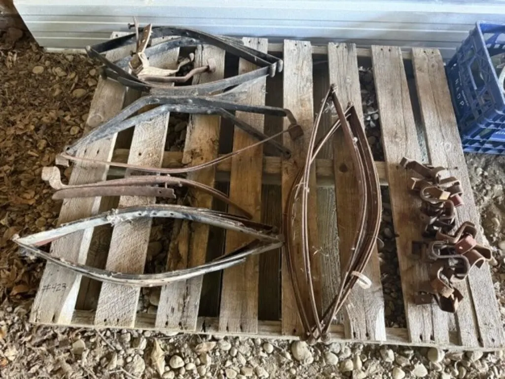 Pallet with 4 Sets of Wagon Seat Springs