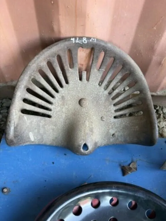 Generic Cast iron Seat - Piece Missing