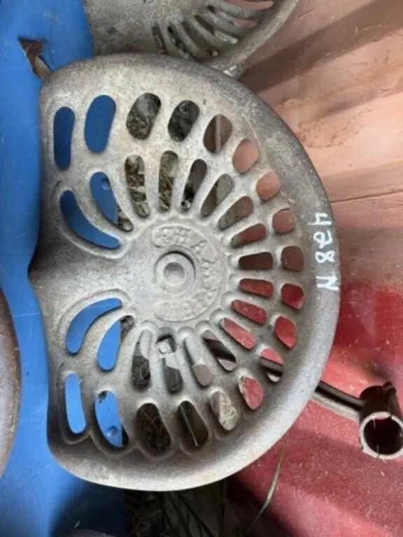 Champion Cast Iron Seat c/w Extra Holder