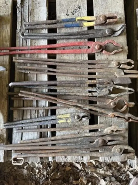 1/4 Pallet of Blacksmith Tongs