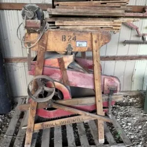 Bulldog Fanning Mill c/w Extra Screens